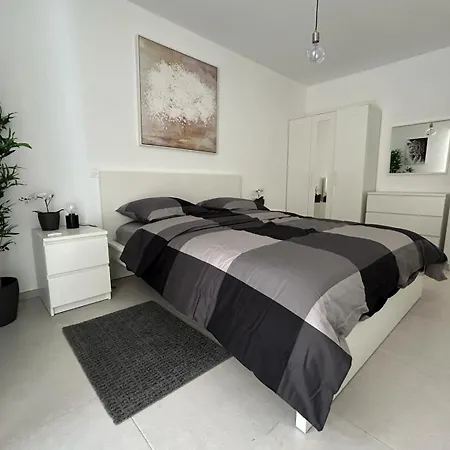 Apartment Fabron Hills