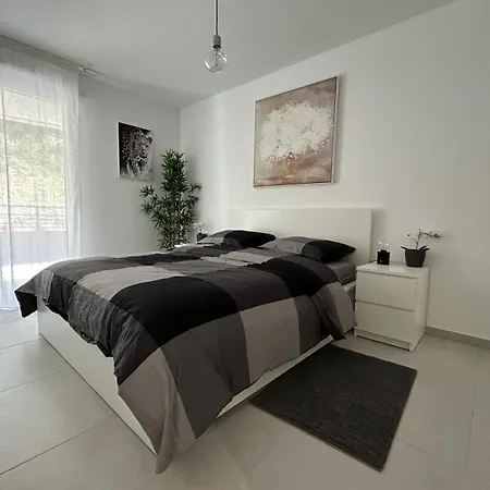 Fabron Hills Apartment *