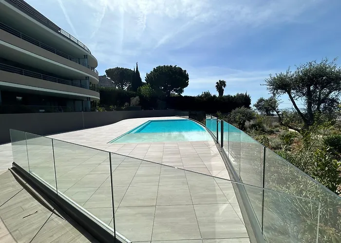 Fabron Hills By Avecoeur Apartamento