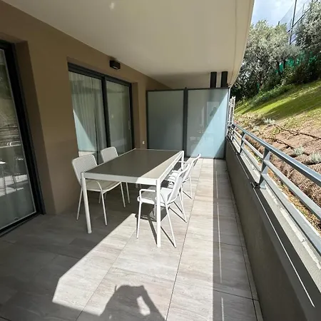 Fabron Hills B01 By Avecoeur Appartement